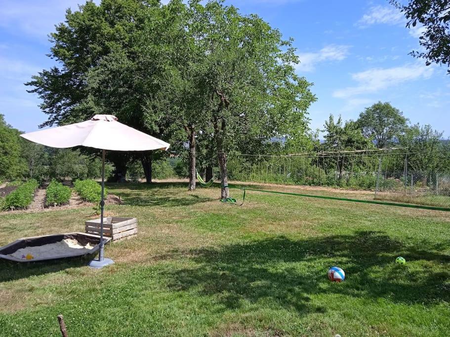 Les Jardins Des 3 Provinces- Gite Montcharvot Экстерьер фото